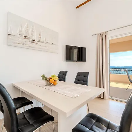 Apartment Batela *