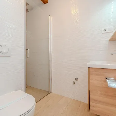 Batela アパート *