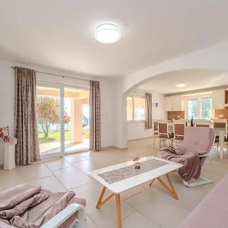 Batela アパート プリヴラカ