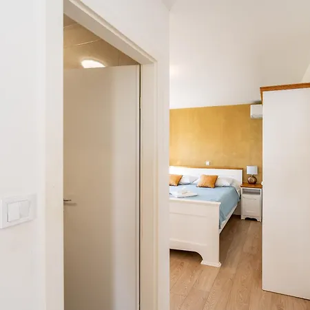 Batela アパート *